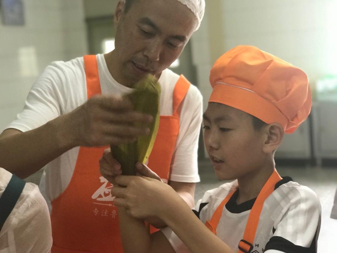 “兒子，這次爸爸做你的小助手”