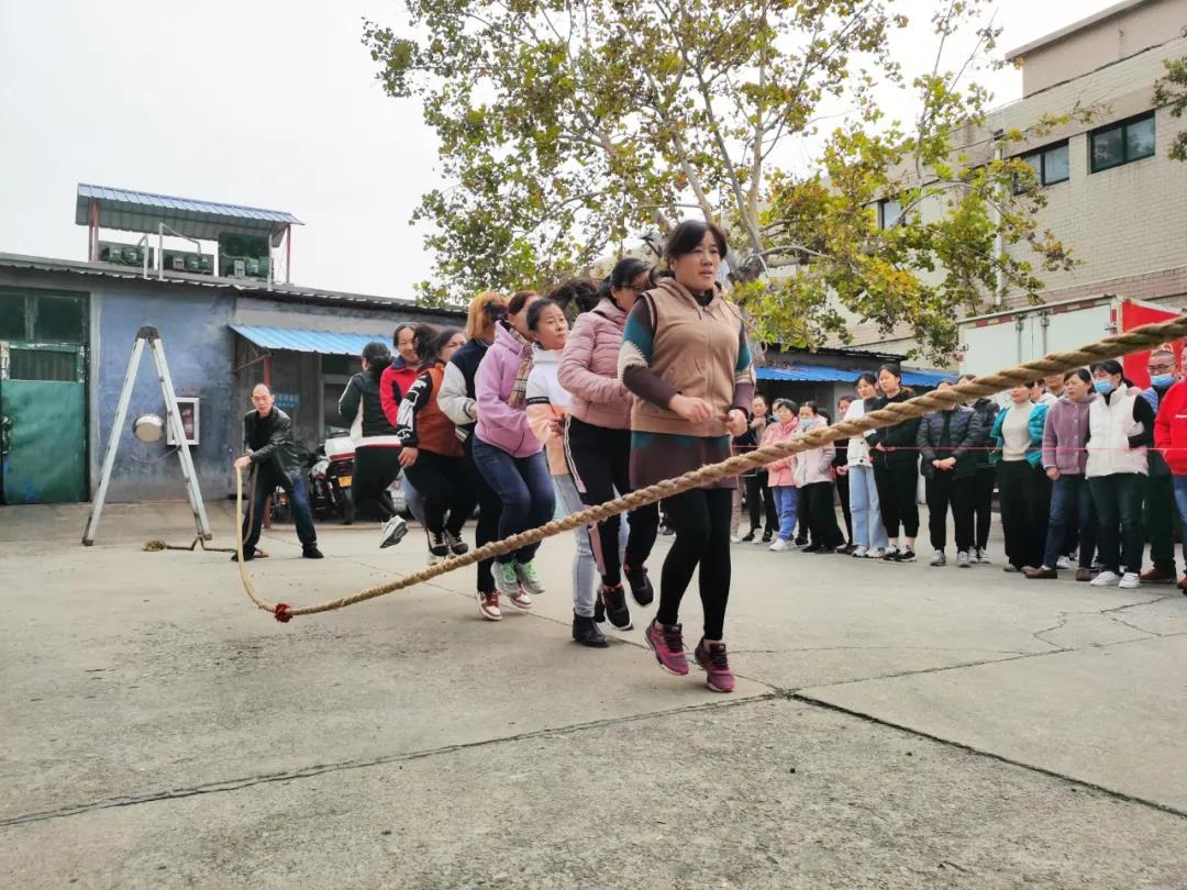 齊心飛越