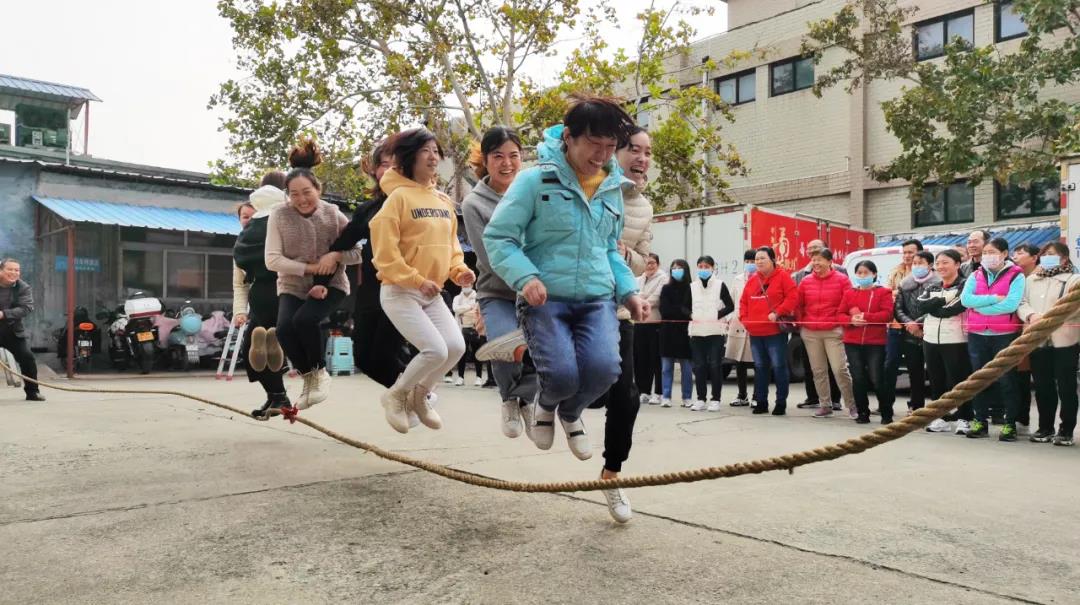 齊心飛越
