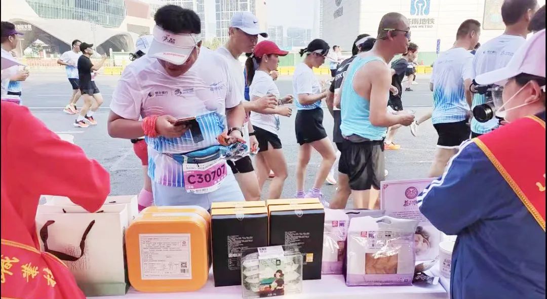 跑友對(duì)"泉城素餅”贊不絕口