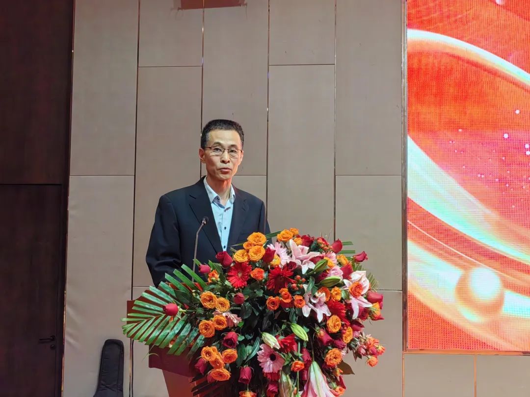 濟南益康總公司黨委副書記孫延才宣布益康愛心基金會慈善一日捐活動