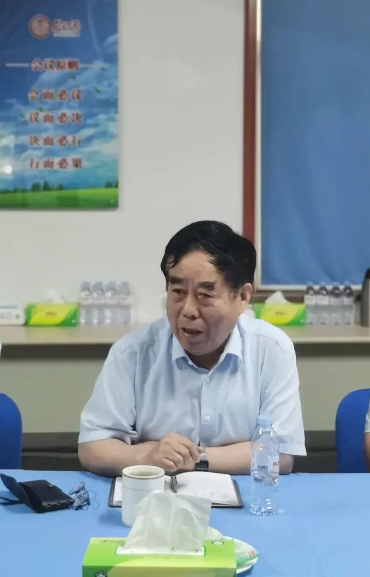 ▲益康總公司黨委書(shū)記、董事長(zhǎng)王忠本講話