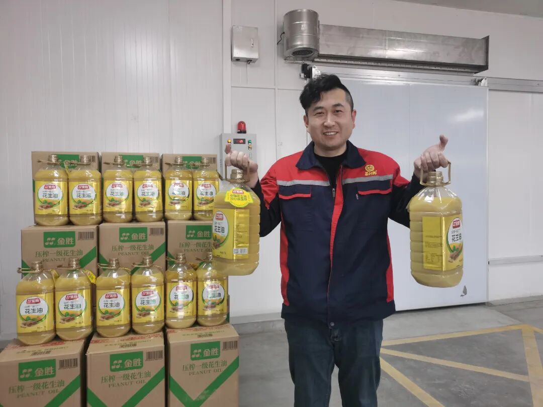 益康益利思年貨發(fā)放現場