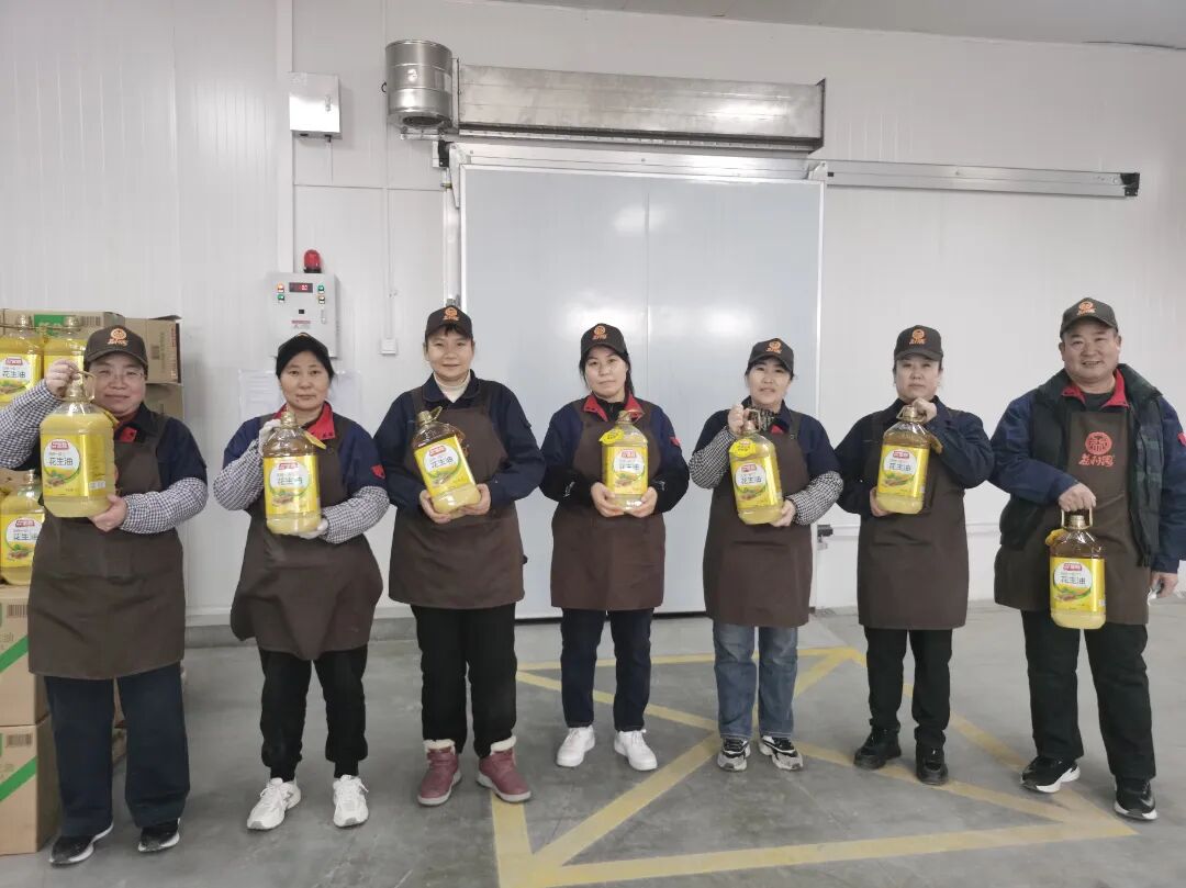 益康益利思年貨發(fā)放現場